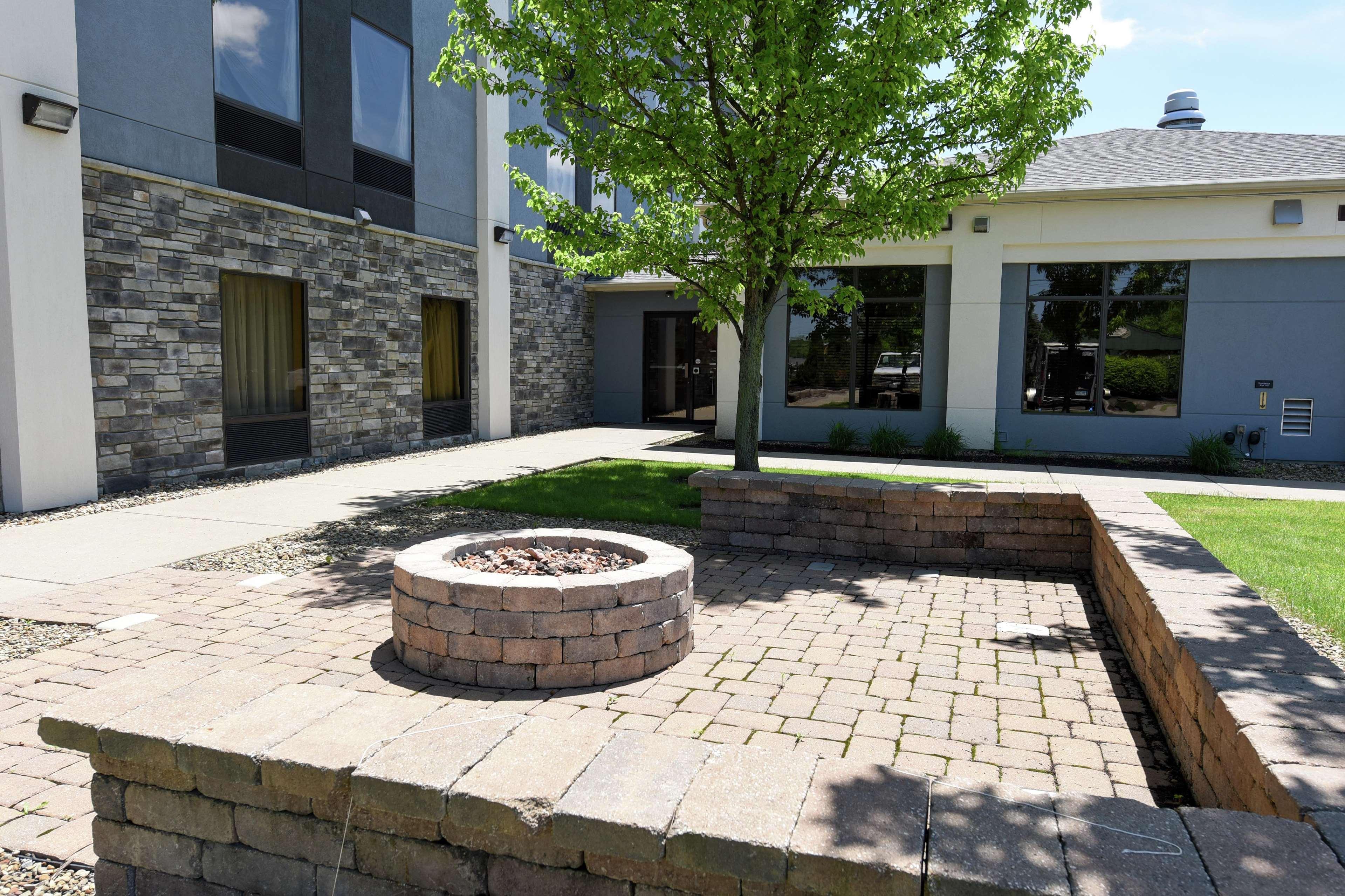 Hampton Inn Youngstown-North Exterior photo