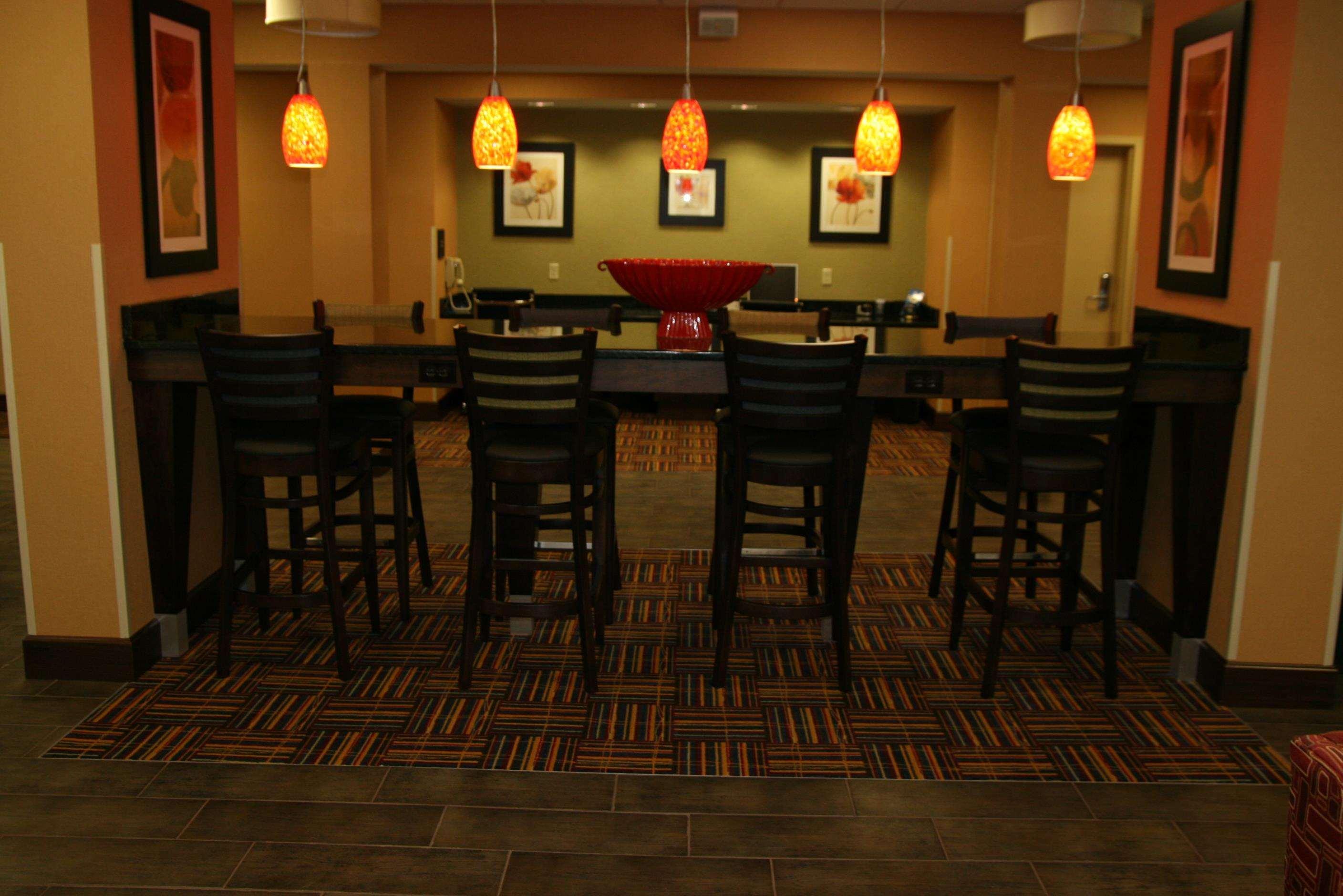 Hampton Inn Youngstown-North Exterior photo
