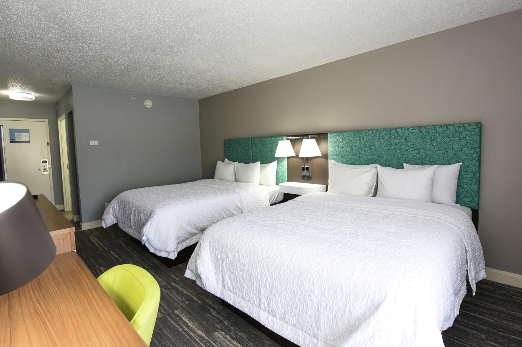 Hampton Inn Youngstown-North Exterior photo
