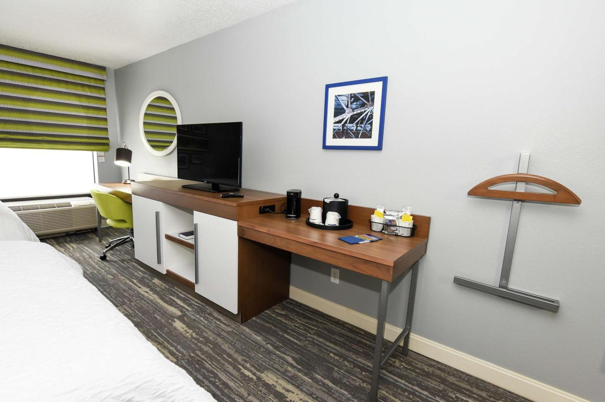 Hampton Inn Youngstown-North Exterior photo