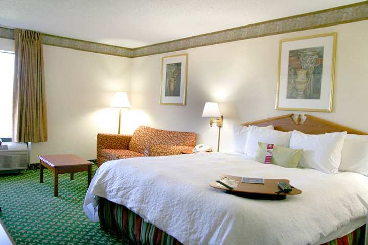 Hampton Inn Youngstown-North Exterior photo