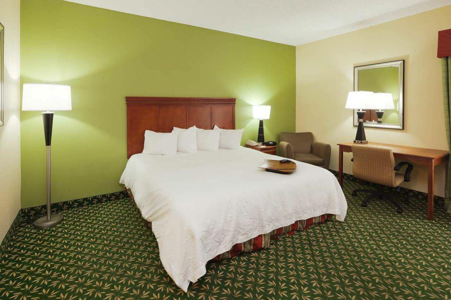 Hampton Inn Youngstown-North Exterior photo